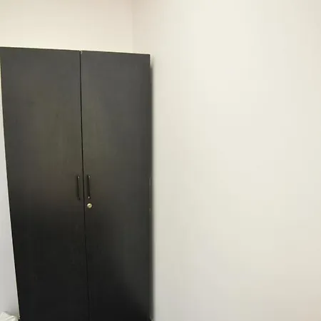 Economic Rooms- 24h Self Check-in Bed & Breakfast Poznan