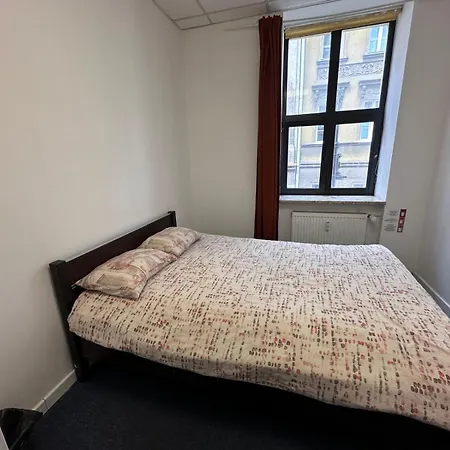 Economic Rooms- 24h Self Check-in Bed & Breakfast Poznan
