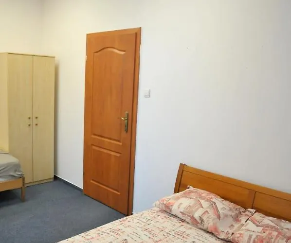 Economic Rooms- 24h Self Check-in Πόζναν