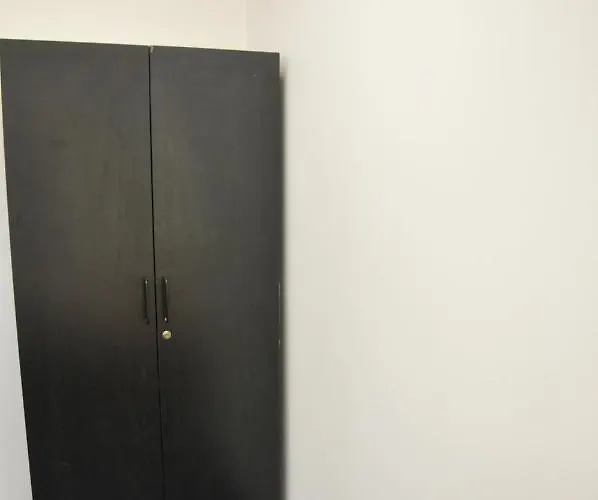 Economic Rooms- 24h Self Check-in Bed and Breakfast Πόζναν