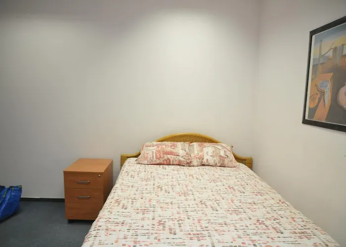 Economic Rooms- 24h Self Check-in Bed and Breakfast Πόζναν